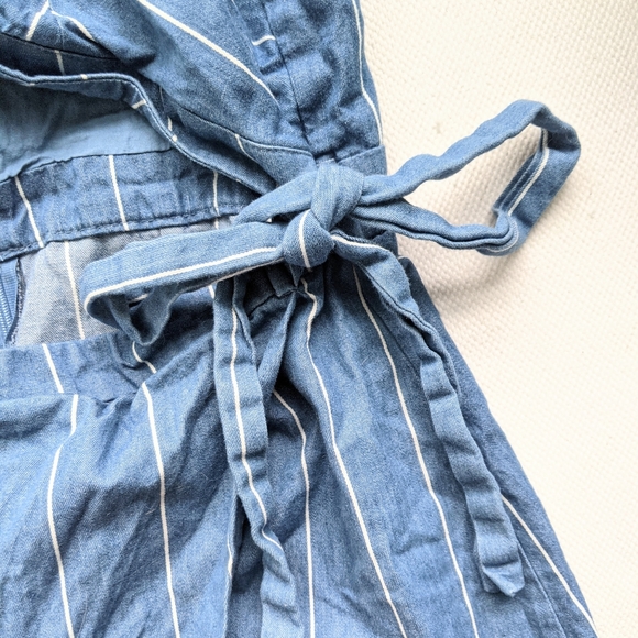 Forever 21 Cutout Faux Wrap Dress - Picture 6 of 7